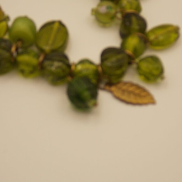 Green Beaded Bracelet and Earrings Set - Picture 4 of 4